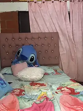 Rachellcooperrr online show from November 30, 2025, 5:00 am