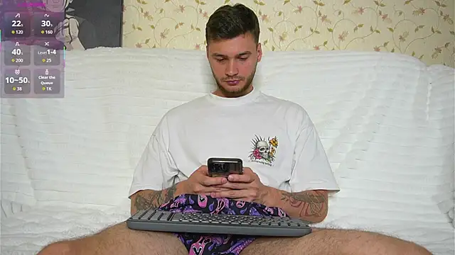 Snapshot of johnstoneisland chatting on June 26, 2026, 8:08 am johnstoneisland online show from June 26, 2026, 8:08 am