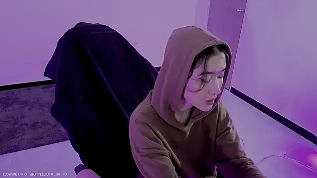 LilithCary online show from January 7, 2026, 9:39 pm