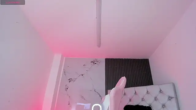 Snapshot of chloesagee chatting on February 4, 2026, 9:42 pm chloesagee online show from February 4, 2026, 9:42 pm