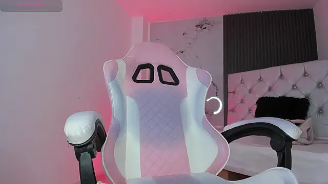 Snapshot of chloesagee chatting on February 5, 2026, 9:52 pm chloesagee online show from February 5, 2026, 9:52 pm