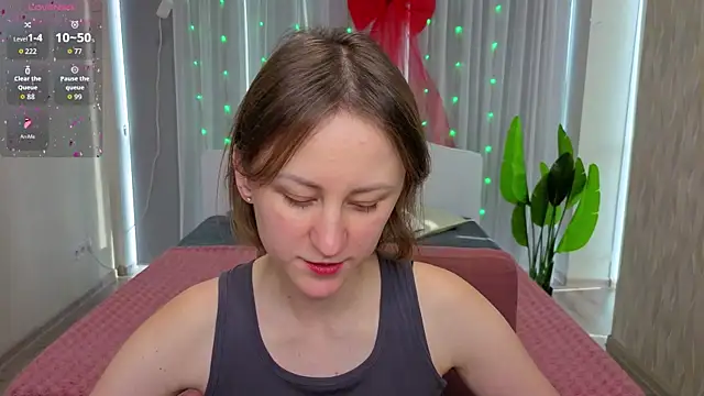 LuluChiiii online show from December 15, 2025, 11:03 am