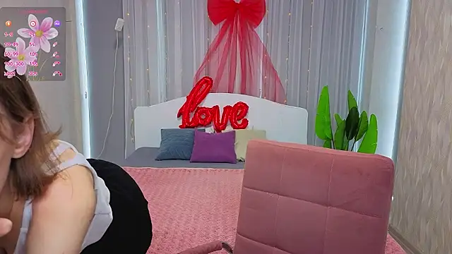 LuluChiiii online show from February 12, 2026, 9:37 am