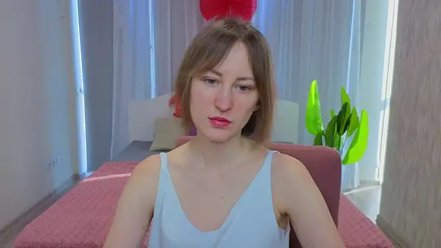 LuluChiiii online show from February 22, 2026, 9:19 am