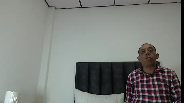 GabrielandAbigail online show from November 29, 2025, 1:14 pm