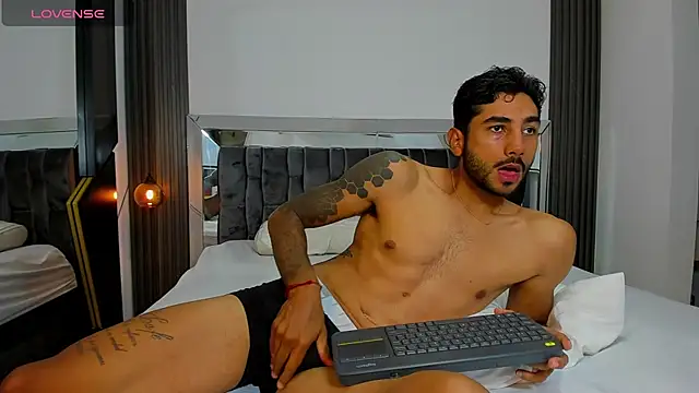 Snapshot of MARC_THOMPSON_ chatting on November 13, 2025, 1:10 pm MARC THOMPSON online show from November 13, 2025, 1:10 pm