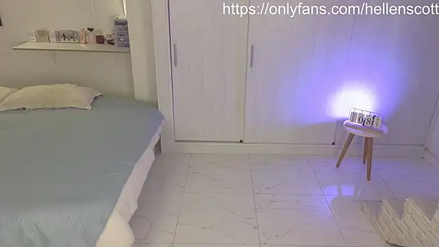 HellennScott online show from September 9, 2025, 12:21 am