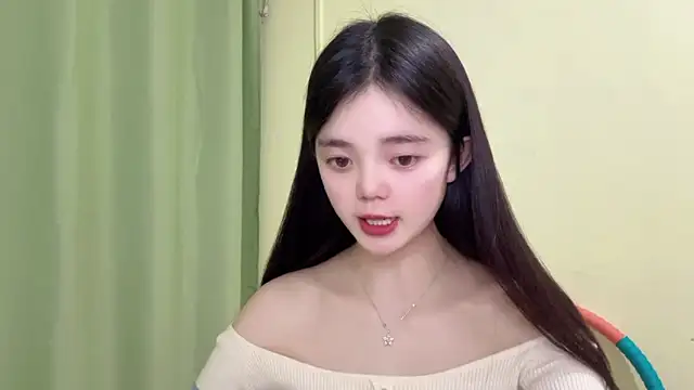 Nicole-13 online show from February 4, 2026, 1:50 pm