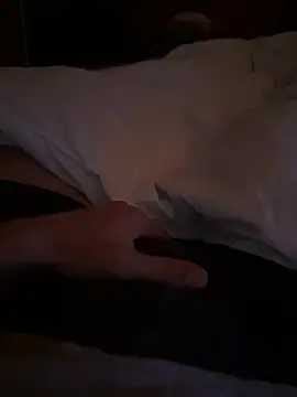 Snapshot of ThomDickenson chatting on September 25, 2025, 8:23 pm ThomDickenson online show from September 25, 2025, 8:23 pm