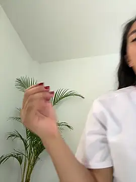 Ariana2017 online show from February 8, 2026, 1:47 pm