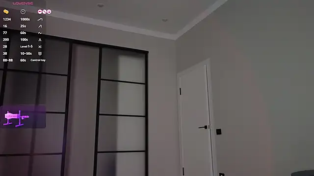 lunajii online show from October 12, 2025, 1:59 am