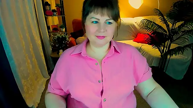 CrystaalStaar online show from March 4, 2026, 7:42 pm