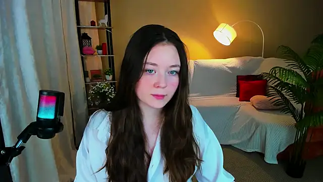 AlluringLookk online show from February 19, 2026, 5:31 pm