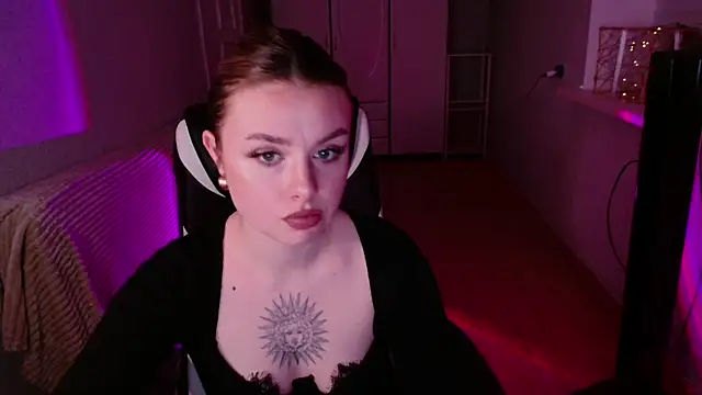 AngelicaHollywood online show from February 25, 2026, 9:46 pm