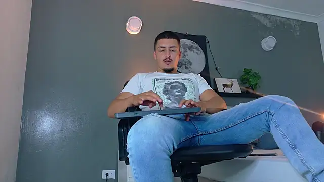 MrFox   online show from November 1, 2025, 7:16 pm