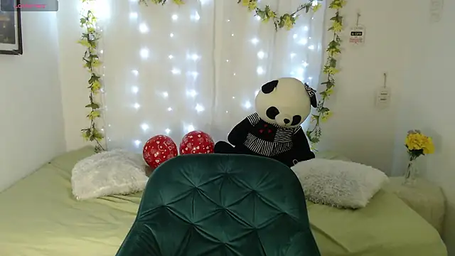 Alisson 5  online show from February 16, 2026, 9:38 am