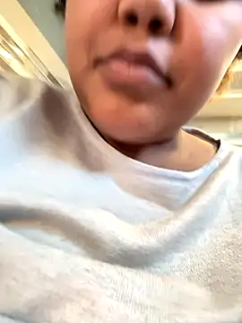 chocolate bella online show from October 26, 2025, 8:26 pm