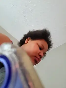 chocolate bella online show from February 7, 2026, 5:05 pm