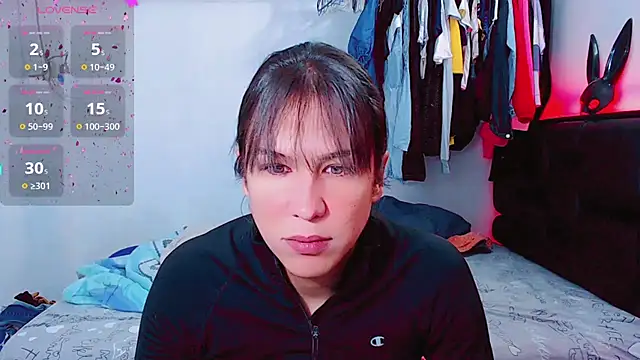 Snapshot of Azley_sweet chatting on June 19, 2026, 1:37 pm Azley sweet online show from June 19, 2026, 1:37 pm