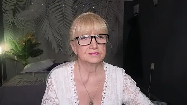 Sabina Ros online show from April 17, 2026, 7:22 am