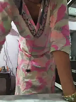 Snapshot of Love-pari077 chatting on June 27, 2026, 4:39 am Love-pari077 online show from June 27, 2026, 4:39 am