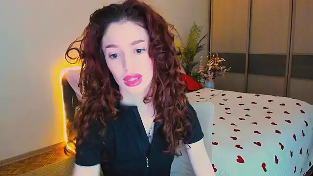 ChristinaConteeree online show from April 8, 2026, 3:39 am