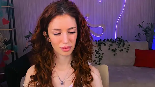 Snapshot of ChristinaConteeree chatting on June 4, 2026, 7:20 pm ChristinaConteeree online show from June 4, 2026, 7:20 pm