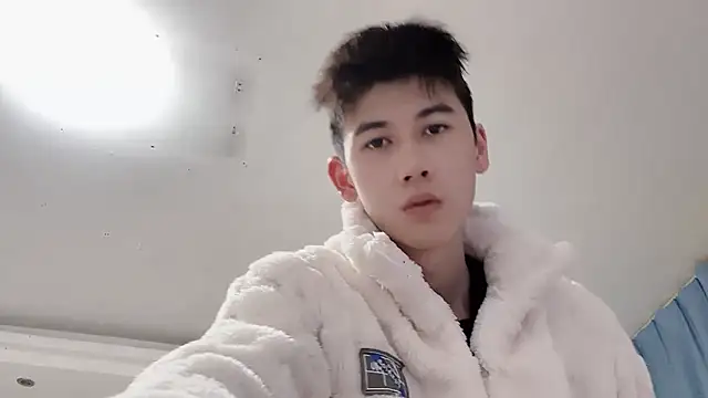 xiaojie2563 online show from January 19, 2026, 1:04 pm