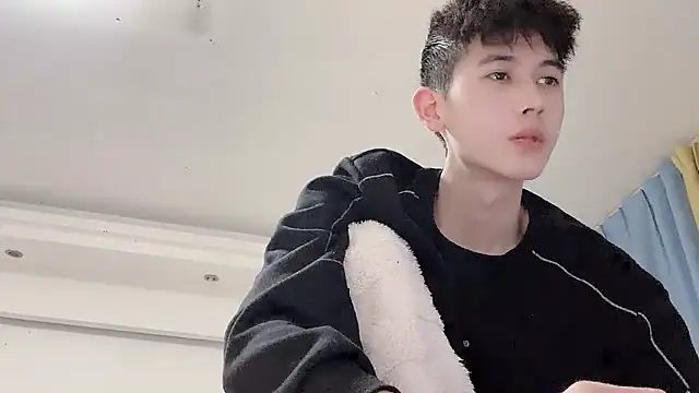 xiaojie2563 online show from March 16, 2026, 3:38 pm