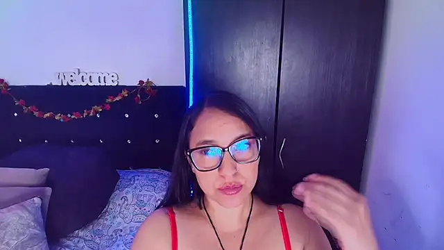 Snapshot of KattyLatina chatting on June 16, 2026, 8:55 pm KattyLatina online show from June 16, 2026, 8:55 pm
