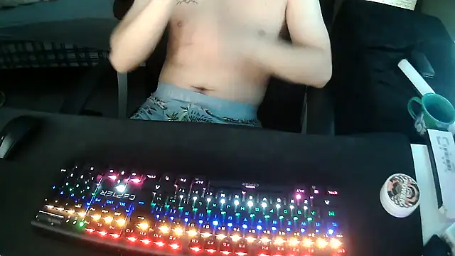 Snapshot of solooboy18 chatting on September 22, 2025, 12:40 pm solooboy18 online show from September 22, 2025, 12:40 pm