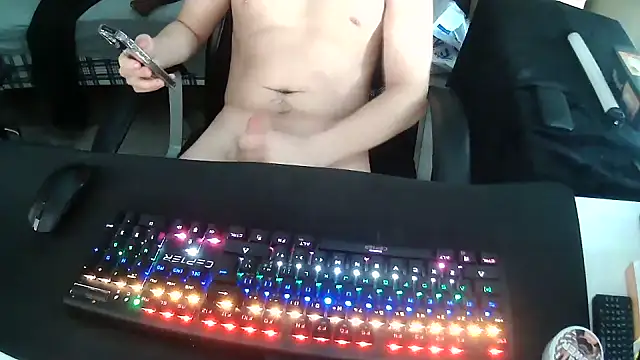 Snapshot of solooboy18 chatting on September 27, 2025, 2:44 pm solooboy18 online show from September 27, 2025, 2:44 pm