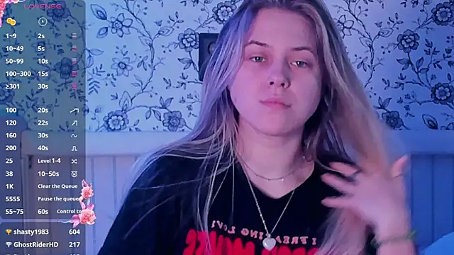 Snapshot of AngelAnty chatting on February 11, 2026, 2:11 pm AngelAnty online show from February 11, 2026, 2:11 pm