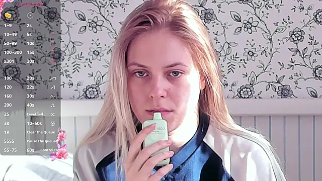 Snapshot of AngelAnty chatting on April 10, 2026, 1:16 pm AngelAnty online show from April 10, 2026, 1:16 pm