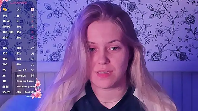 Snapshot of AngelAnty chatting on April 12, 2026, 5:18 pm AngelAnty online show from April 12, 2026, 5:18 pm