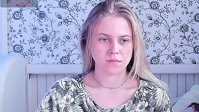 Snapshot of AngelAnty chatting on June 28, 2026, 1:39 pm AngelAnty online show from June 28, 2026, 1:39 pm