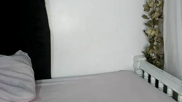 Snapshot of angelainparis28 chatting on September 20, 2025, 6:36 am angelainparis28 online show from September 20, 2025, 6:36 am