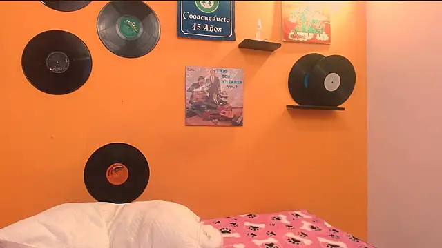 meisevil77 online show from December 19, 2025, 2:29 am