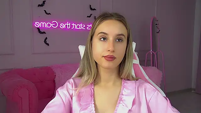 Snapshot of VictoriaHopsons chatting on October 18, 2025, 9:10 am VictoriaHopsons online show from October 18, 2025, 9:10 am