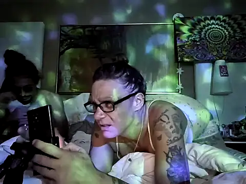 SparklesB1tch online show from April 9, 2026, 11:59 am