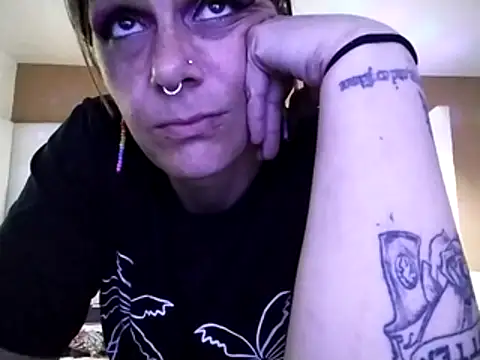 SparklesB1tch online show from May 18, 2026, 8:25 pm