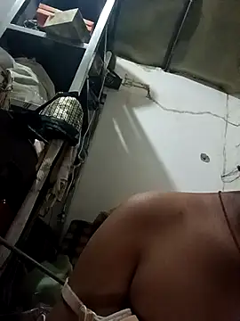 lavishalove online show from April 16, 2026, 9:21 am