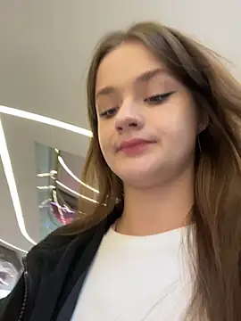 KittyQueeny online show from September 26, 2025, 2:10 pm