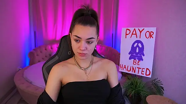 EricaSin online show from November 2, 2025, 7:00 am