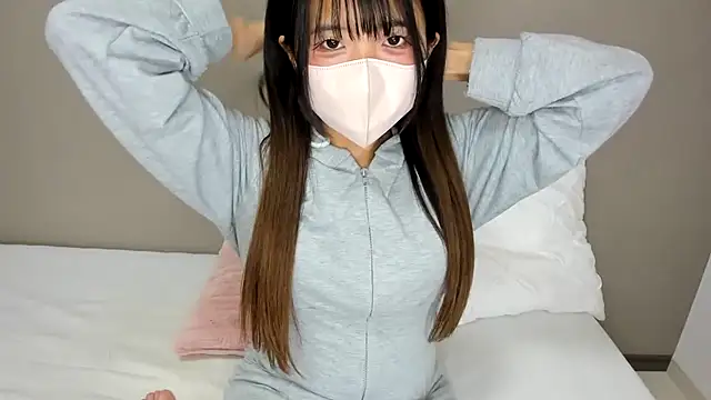 18komugi online show from November 10, 2025, 2:38 pm