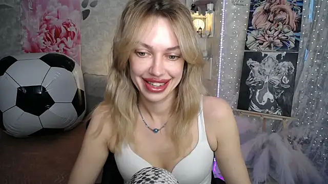 Snapshot of NickyAdamidi chatting on June 27, 2026, 4:23 pm NickyAdamidi online show from June 27, 2026, 4:23 pm