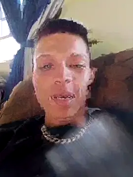 elinnki online show from November 14, 2025, 9:02 pm