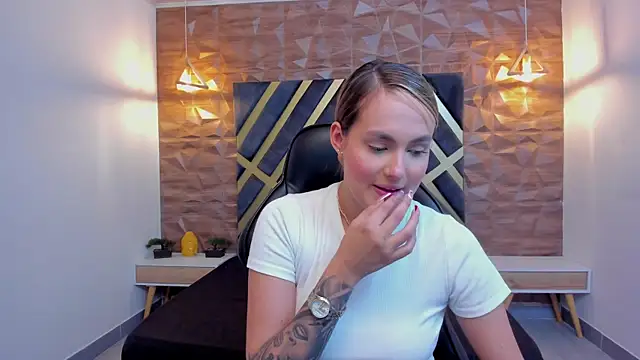 Emmaa white  online show from January 9, 2026, 5:15 pm