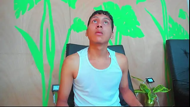 spicy adonhis online show from March 31, 2026, 1:44 pm