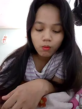 Snapshot of BabySweet-18 chatting on April 3, 2026, 7:17 am BabySweet-18 online show from April 3, 2026, 7:17 am